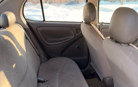 Toyota Platz, 2002 год, 370 000 рублей, 22 фотография