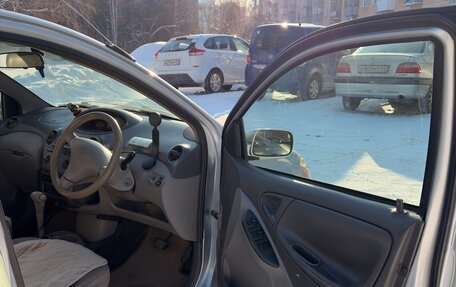 Toyota Platz, 2002 год, 370 000 рублей, 24 фотография