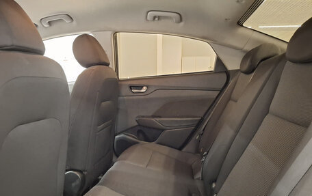 Hyundai Solaris II рестайлинг, 2018 год, 1 321 000 рублей, 12 фотография