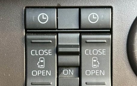 Toyota Roomy I, 2022 год, 800 000 рублей, 11 фотография