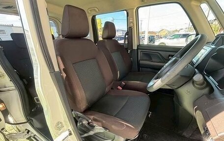 Toyota Roomy I, 2022 год, 800 000 рублей, 13 фотография