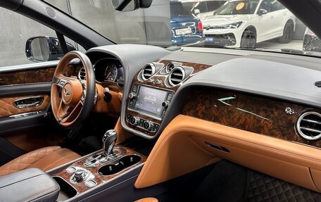 Bentley Bentayga I, 2016 год, 13 900 000 рублей, 20 фотография