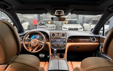 Bentley Bentayga I, 2016 год, 13 900 000 рублей, 28 фотография