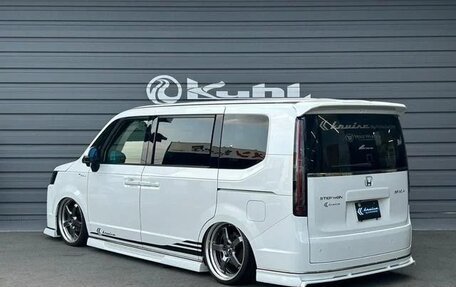 Honda Stepwgn, 2024 год, 1 825 000 рублей, 6 фотография