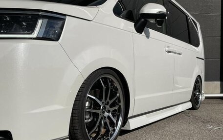 Honda Stepwgn, 2024 год, 1 825 000 рублей, 9 фотография