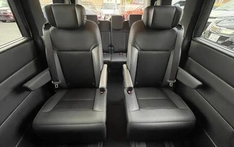 Honda Stepwgn, 2024 год, 1 825 000 рублей, 16 фотография