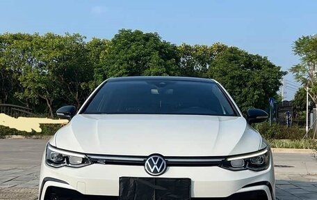 Volkswagen Golf VIII, 2022 год, 1 890 500 рублей, 2 фотография