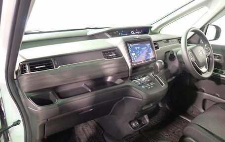 Honda Freed II, 2022 год, 910 000 рублей, 9 фотография