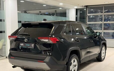 Toyota RAV4, 2022 год, 2 987 000 рублей, 6 фотография