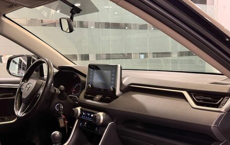 Toyota RAV4, 2022 год, 2 987 000 рублей, 9 фотография