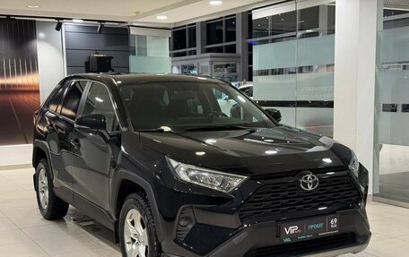 Toyota RAV4, 2022 год, 2 987 000 рублей, 3 фотография