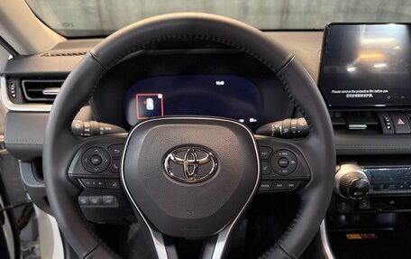 Toyota RAV4, 2025 год, 4 190 000 рублей, 12 фотография