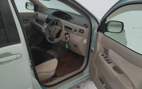 Toyota Raum II, 2004 год, 630 000 рублей, 19 фотография