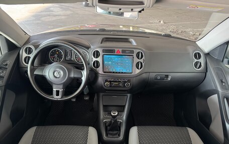 Volkswagen Tiguan I, 2011 год, 830 000 рублей, 2 фотография