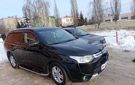 Mitsubishi Outlander III рестайлинг 3, 2014 год, 1 560 000 рублей, 1 фотография