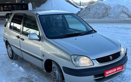 Toyota Raum I, 2001 год, 295 000 рублей, 1 фотография
