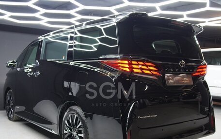 Toyota Alphard, 2025 год, 16 590 000 рублей, 5 фотография