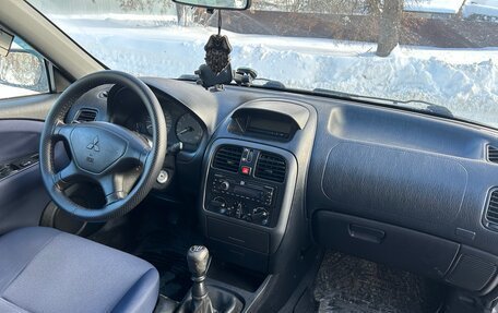 Mitsubishi Carisma I, 2003 год, 355 000 рублей, 10 фотография