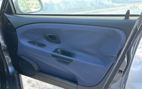 Mitsubishi Carisma I, 2003 год, 355 000 рублей, 9 фотография