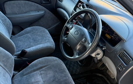 Toyota Raum I, 2001 год, 295 000 рублей, 16 фотография