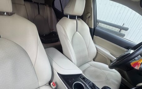 Toyota Camry, 2021 год, 3 500 000 рублей, 10 фотография