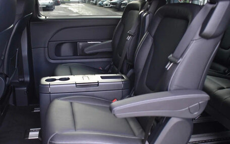 Mercedes-Benz V-Класс, 2023 год, 7 950 000 рублей, 12 фотография