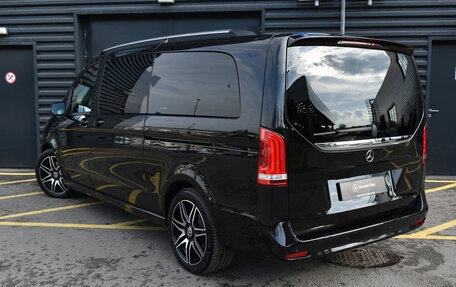 Mercedes-Benz V-Класс, 2023 год, 7 950 000 рублей, 2 фотография