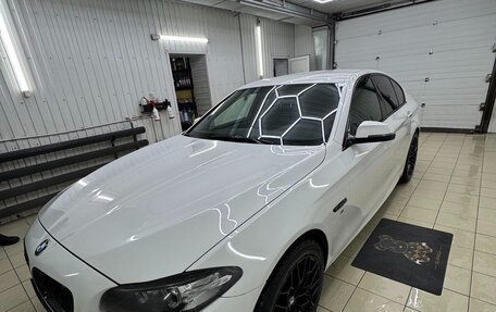 BMW 5 серия, 2014 год, 2 700 000 рублей, 2 фотография
