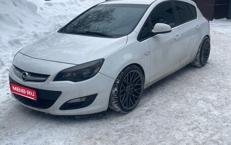 Opel Astra J, 2014 год, 1 000 000 рублей, 1 фотография