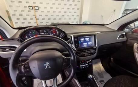 Peugeot 2008 II, 2016 год, 999 000 рублей, 9 фотография