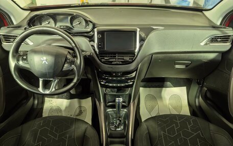 Peugeot 2008 II, 2016 год, 999 000 рублей, 8 фотография