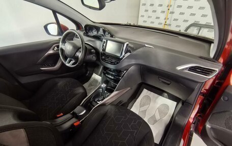 Peugeot 2008 II, 2016 год, 999 000 рублей, 12 фотография