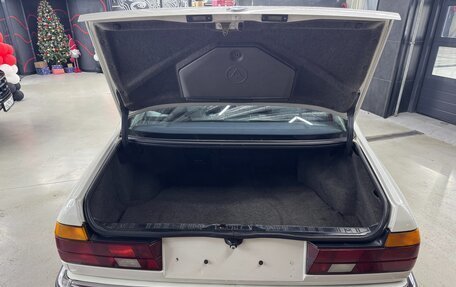 BMW 7 серия, 1990 год, 890 000 рублей, 20 фотография