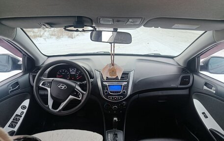 Hyundai Solaris II рестайлинг, 2014 год, 800 000 рублей, 4 фотография