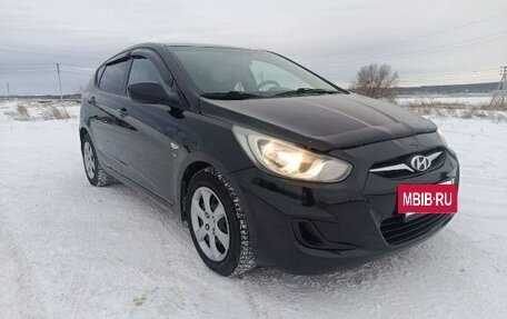 Hyundai Solaris II рестайлинг, 2014 год, 800 000 рублей, 2 фотография