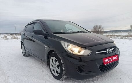 Hyundai Solaris II рестайлинг, 2014 год, 800 000 рублей, 11 фотография