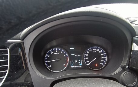 Mitsubishi Outlander III рестайлинг 3, 2016 год, 1 800 000 рублей, 5 фотография