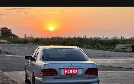 Mercedes-Benz E-Класс, 2000 год, 980 000 рублей, 29 фотография