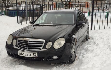 Mercedes-Benz E-Класс, 2007 год, 880 000 рублей, 1 фотография