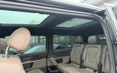 Mercedes-Benz V-Класс, 2023 год, 7 950 000 рублей, 13 фотография