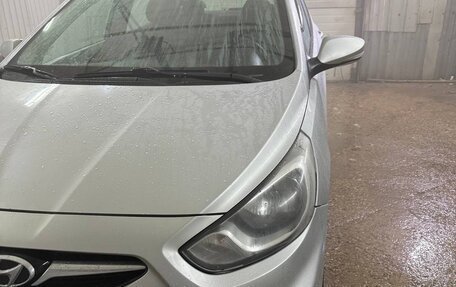 Hyundai Solaris II рестайлинг, 2012 год, 640 000 рублей, 8 фотография