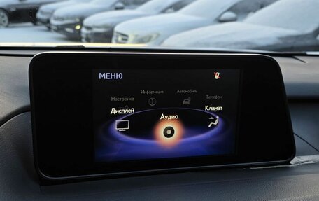 Lexus RX IV рестайлинг, 2017 год, 3 300 000 рублей, 29 фотография