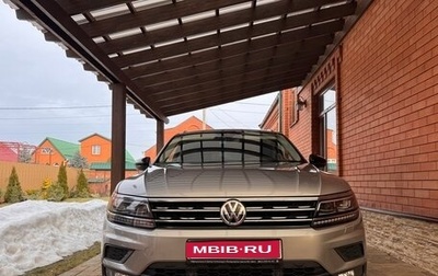 Volkswagen Tiguan II, 2020 год, 2 800 000 рублей, 1 фотография