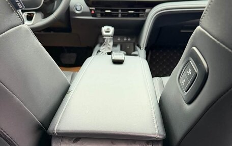 Toyota Camry, 2025 год, 3 590 000 рублей, 22 фотография