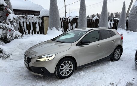 Volvo V40 Cross Country I, 2019 год, 2 300 000 рублей, 14 фотография