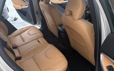 Volvo V40 Cross Country I, 2019 год, 2 300 000 рублей, 25 фотография