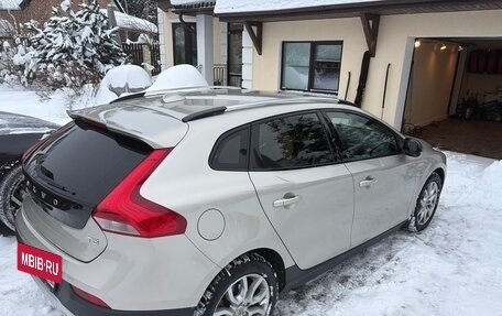 Volvo V40 Cross Country I, 2019 год, 2 300 000 рублей, 36 фотография