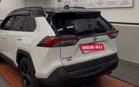 Toyota RAV4, 2020 год, 4 300 000 рублей, 2 фотография