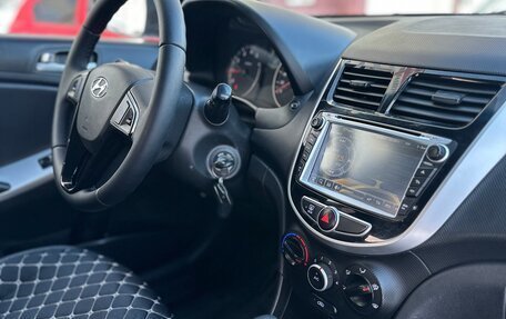 Hyundai Solaris II рестайлинг, 2012 год, 600 000 рублей, 15 фотография