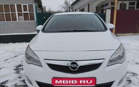 Opel Astra J, 2012 год, 700 000 рублей, 2 фотография